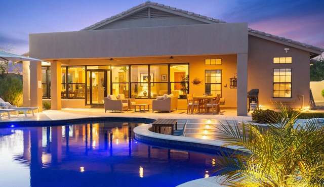 Scottsdale Luxury Retreat - Sparkling Heated Pool, Hot Tub & Outdoor Bliss