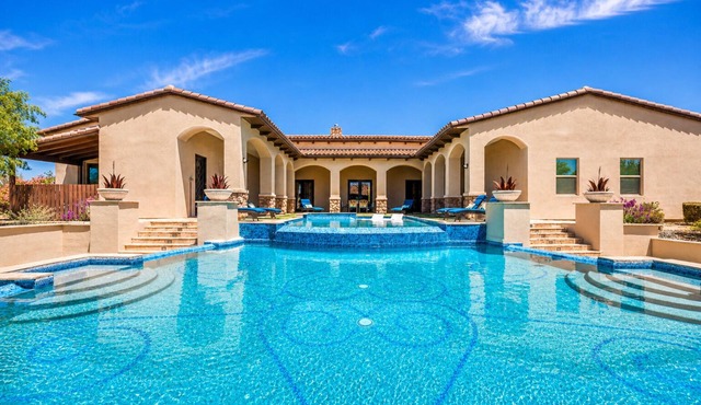 Scottsdale Oasis: 6BR, Dual Pools & 12-Person Spa