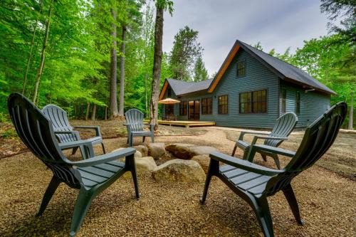 Secluded Wilmington Cabin: Fire Pit & Grill
