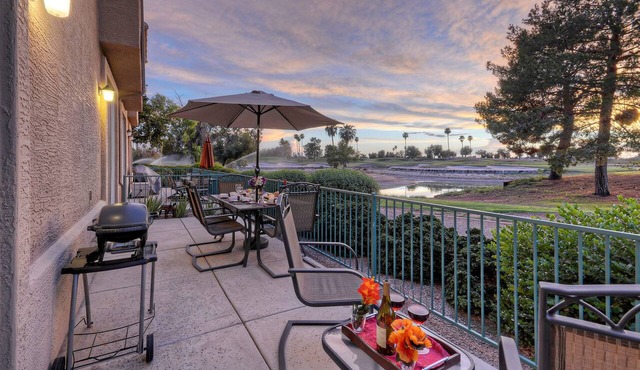 SL Lakes Condo w/GOLF VIEWS, Gated Comm w/Htd POOL &Spa, Walk to Mall w/Eats & Theater