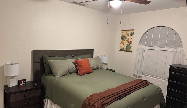 Southwest-Chic 1BR Casita, Private Yard + Driveway, Northern Phoenix Getaway