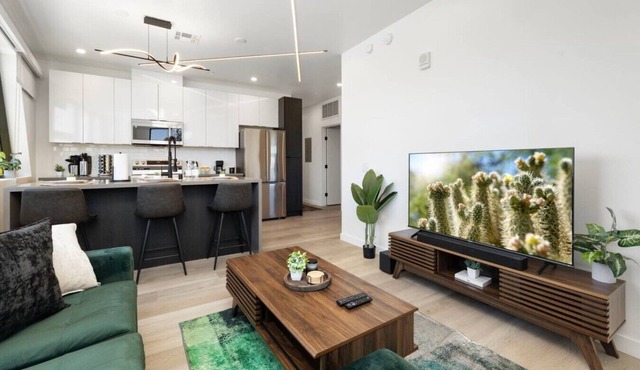Spacious 2BR Suite w/Fast Fiber Near Downtown PHX