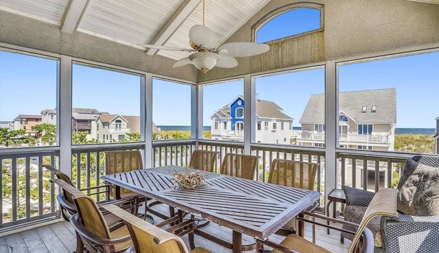 Spacious 5BR House near Fenwick Beach