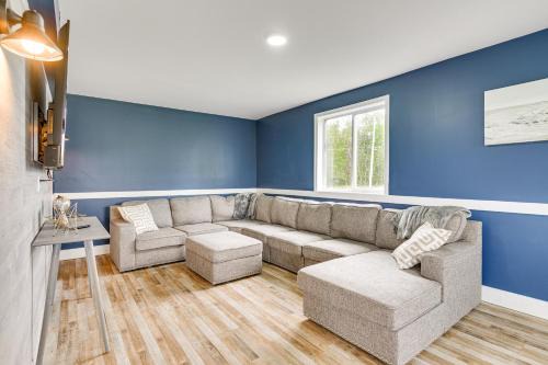 Spacious Oswego Home: 6 Mi to Fort Ontario!