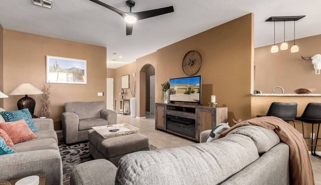 Spacious Well-Appointed Townhome 3 Bed/3 Bath