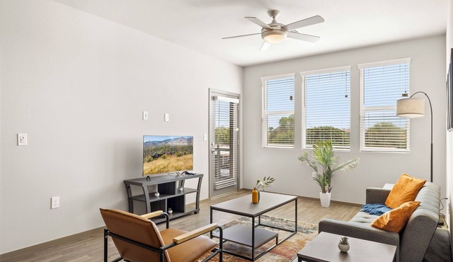 Spacious Westgate CozySuites by stadium with pool 1