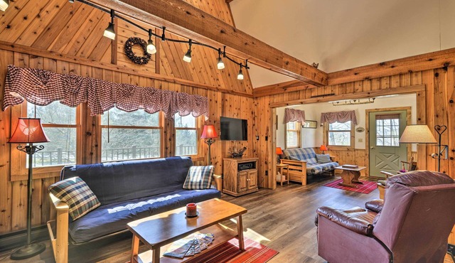Springwater Cabin Near Hiking, Lakes, & Vineyards