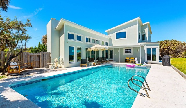Stunning Luxury House On The Beach. Oceanfront Pool And Views 🌊