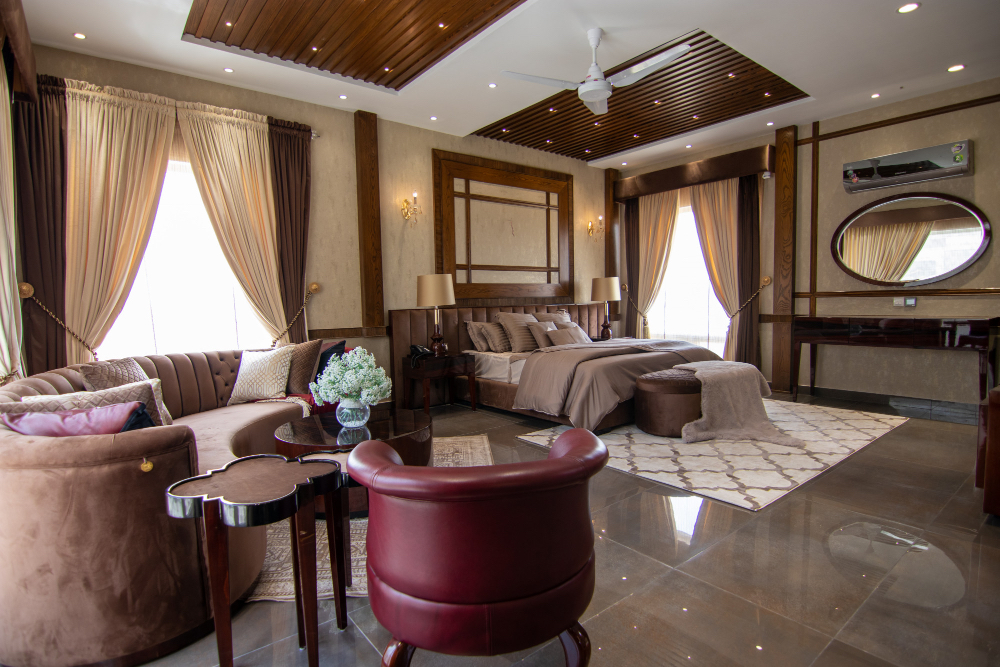 *Summer Special $2,775 Week* with a private chilled pool & 75' of dockage