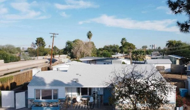 The Block on the 17th: 9BR Compound + Pool & Games