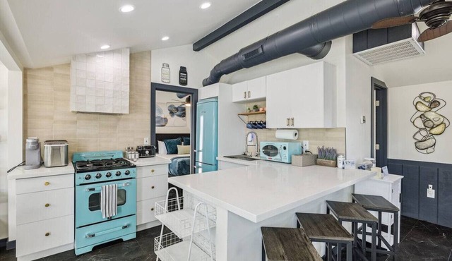 The Garfield Hideaway| 2BR/2BA | Walk to Downtown