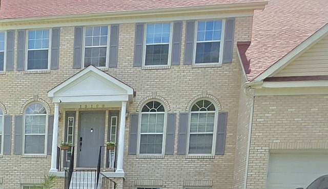 The Mirror . Spacious & Luxury 4-bedroom house in charming Upper Marlboro/DMV