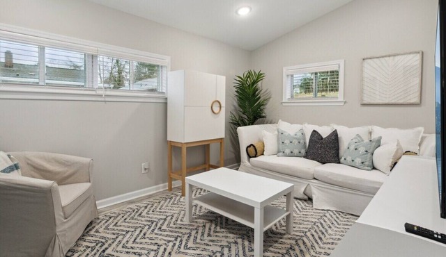 This house is a 1 bedroom(s), 1 bathrooms, located in Hampton, VA.