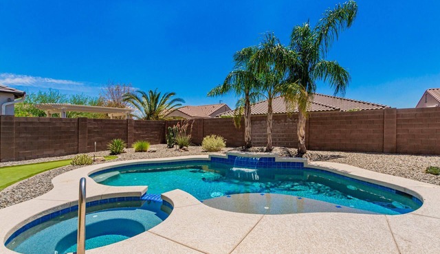 Three Palms at Estrella Mtn Ranch - 3BD with Private heated pool & spa