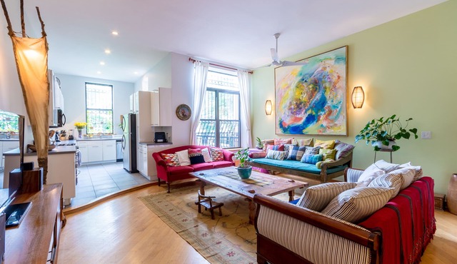 Triplex in a Townhouse in Harlem Perfect for Family Gathering