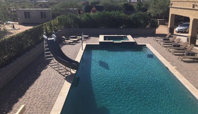 Unique 1-bdrm guesthouse with 24hr access to Pool & Jacuzzi