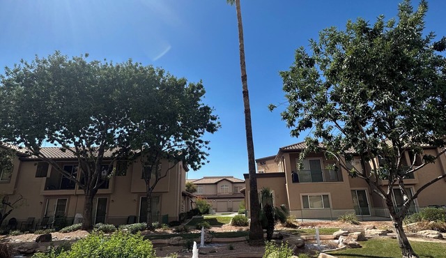Upgraded 2 Bed/2 Bath Condo On Ground Level (No Smoking, No Pets)