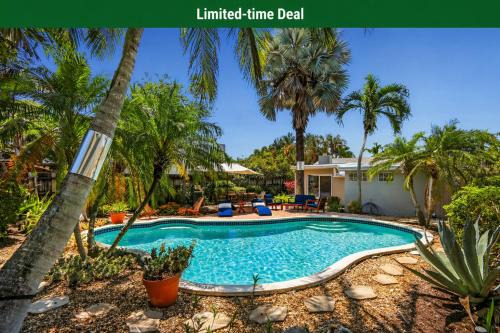 Ventur Escapade - Heated Pool, Private Guest House
