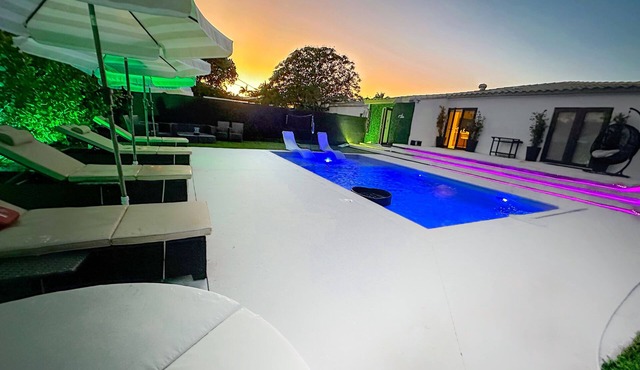 Villa LuxeMiami Airport Heat pool spa fire pit