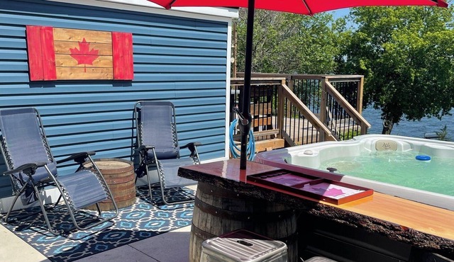Waterfront Cottage with Hot Tub, Sauna, Fire Pit! Very family-friendly!