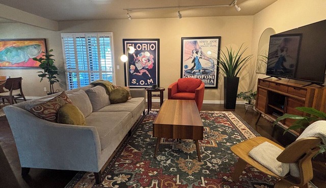 Well Appointed fully furnished 2BR, 2Bath, 1st floor, Guard-Gated, Biltmore area