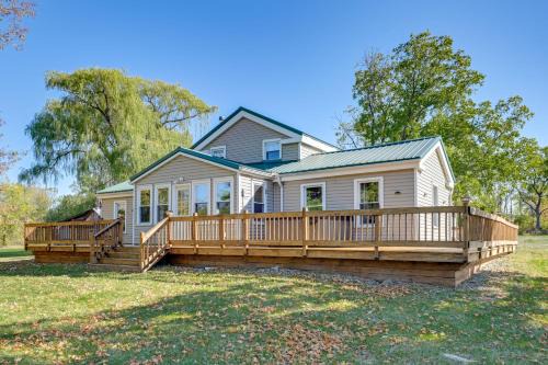 Wine Trail Retreat w/Tiny Home & Hot Tub