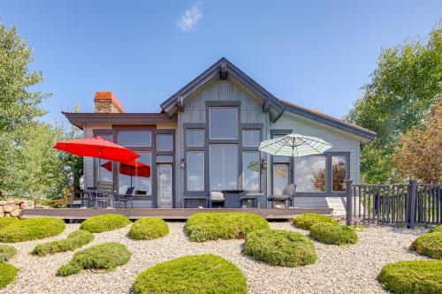 Grand Elk Golf Club On-Site: Mtn-View Home w/Deck
