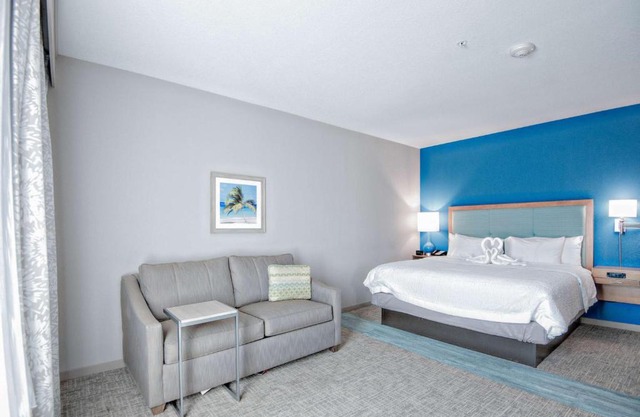 Hampton Inn Suites Mary Walton Beach 