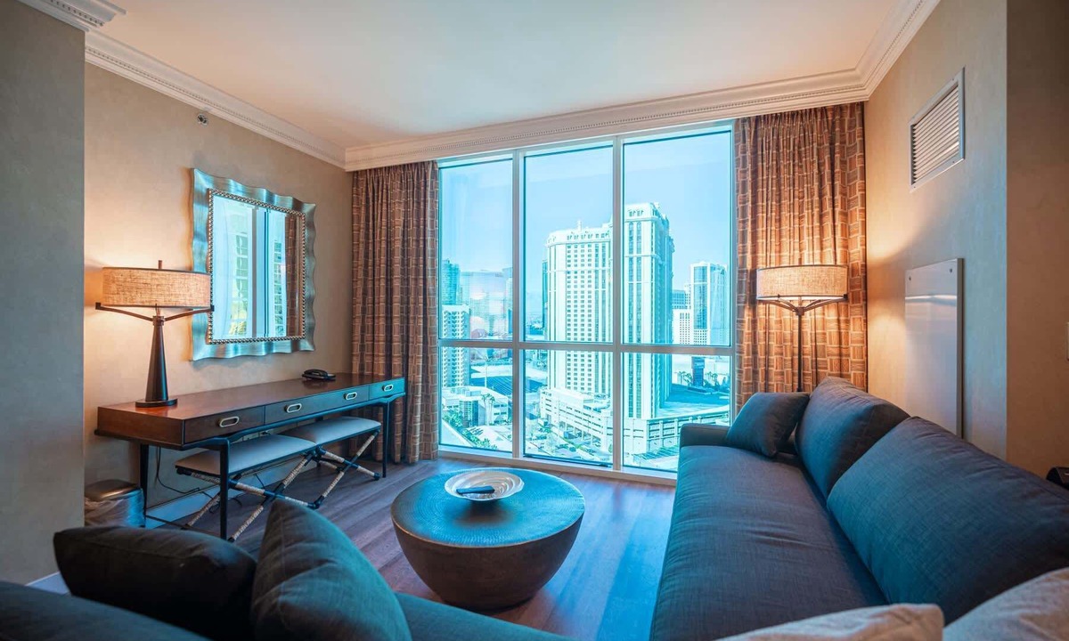 Las Vegas Condo | No Resort Fee Strip View Suite + Free Valet + Pool
