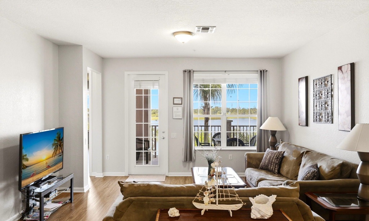 Florida Central Atlantic Coast Condo | Vista Cay Lake Front Next to Clubhouse Huge.