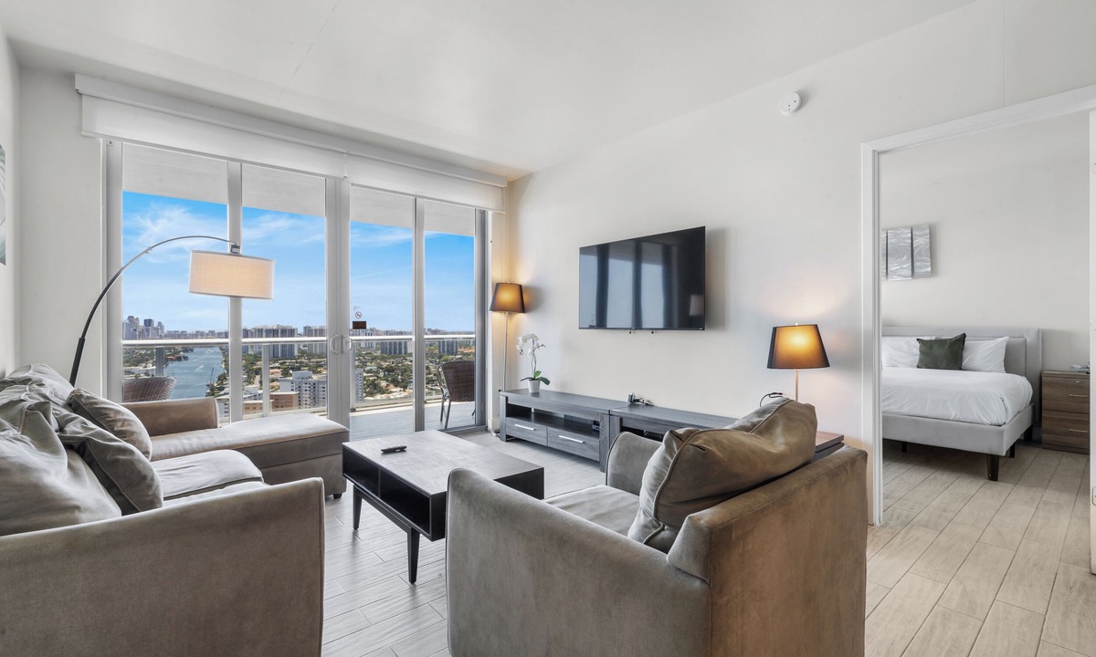 Hallandale Beach Apartment | ★ Intracoastal Dream Stay/Stylish 2BR with Spectacular Views-25 min to FIFA!