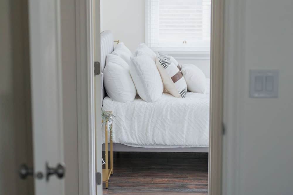 Photo of Bedroom in Yalecrest