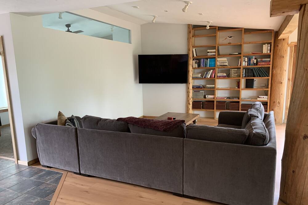 Photo of Livingroom in Lower Avenues