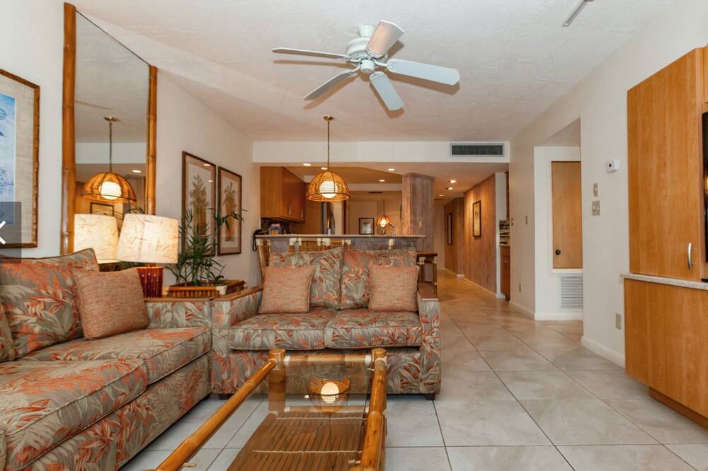 Photo of Livingroom in Historic Seaport