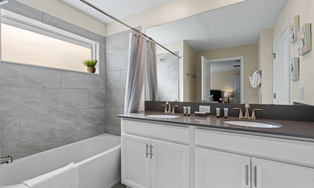 Photo of Bathroom in Four Corners