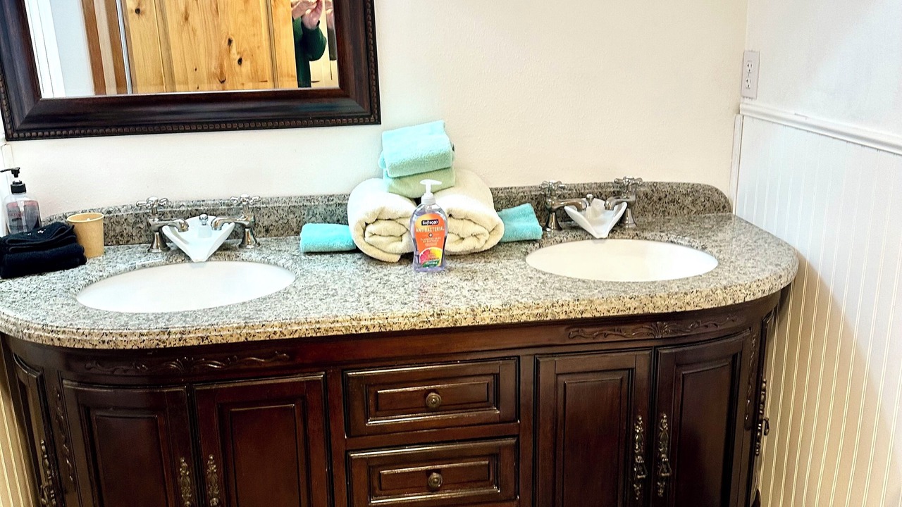 Photo of Bathroom in Homer
