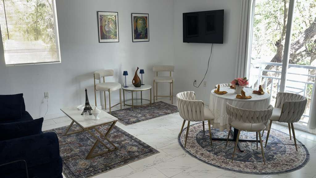 Photo of Livingroom in Southwest Coconut Grove