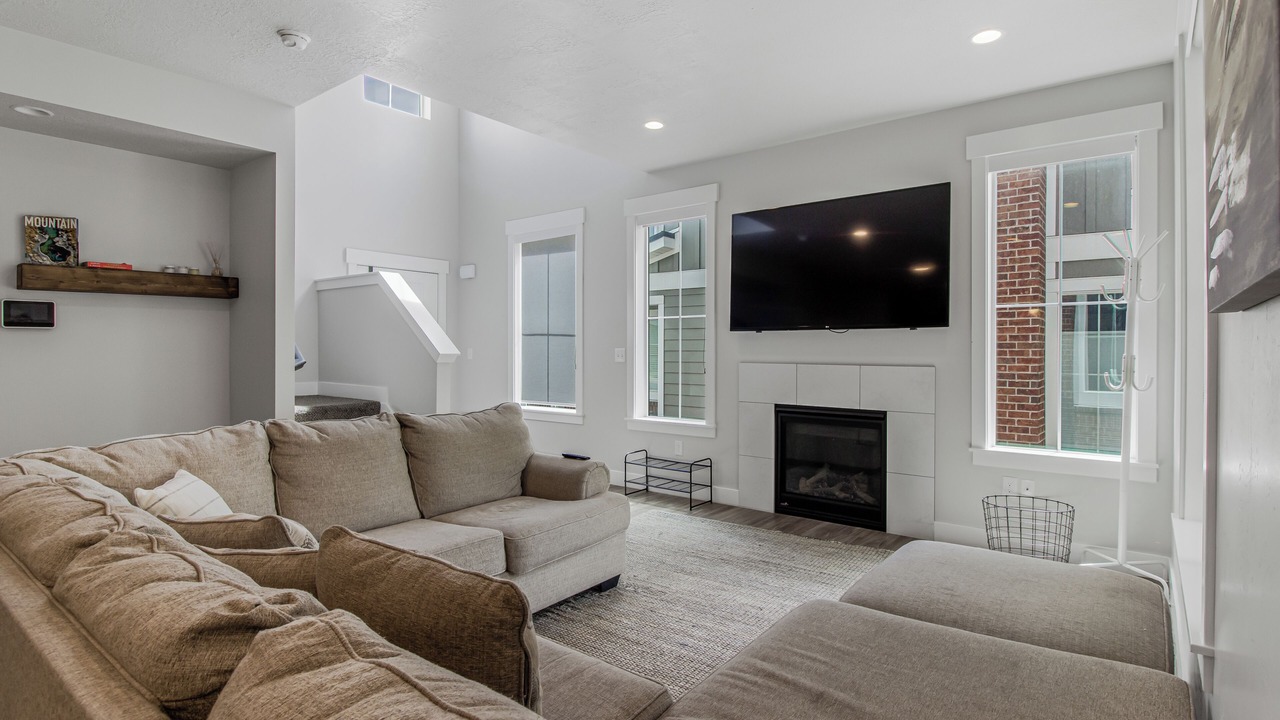 Photo of Livingroom in Millcreek