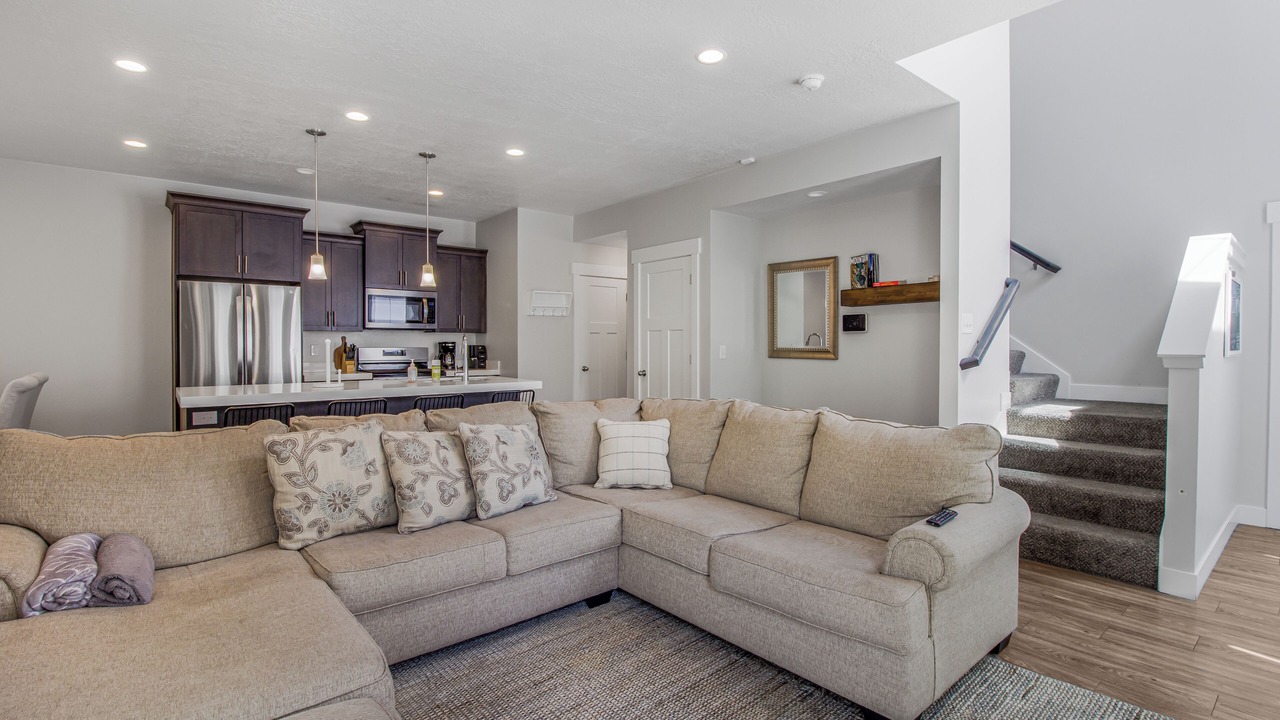 Photo of Livingroom in Millcreek