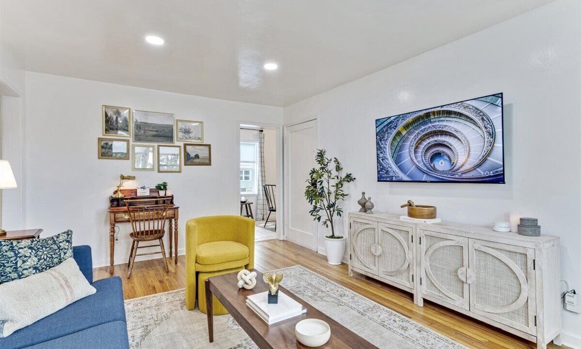 Photo of Livingroom in East Central