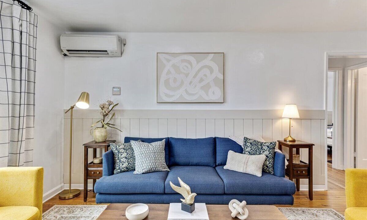 Photo of Livingroom in East Central