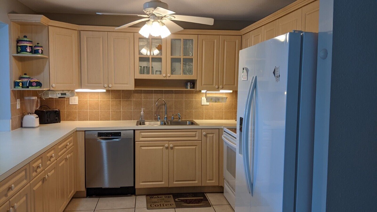 Photo of Kitchen in Key Colony Beach