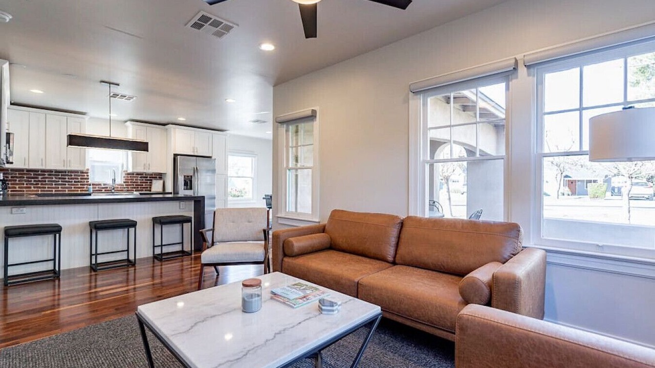 Photo of Livingroom in Encanto