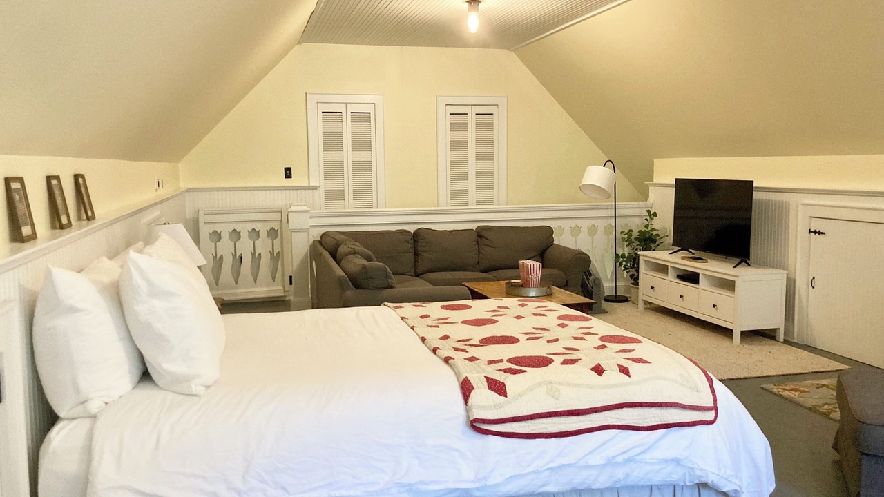 Photo of Bedroom in Hillsboro