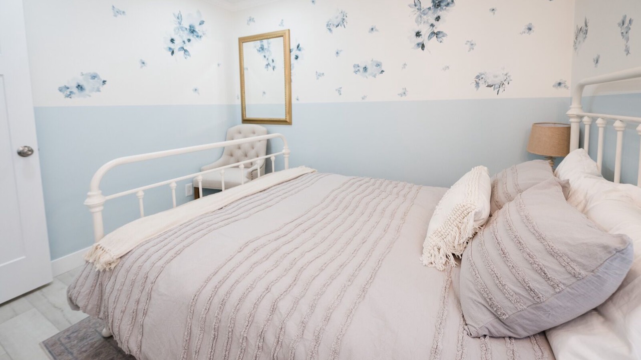 Photo of Bedroom in Central City