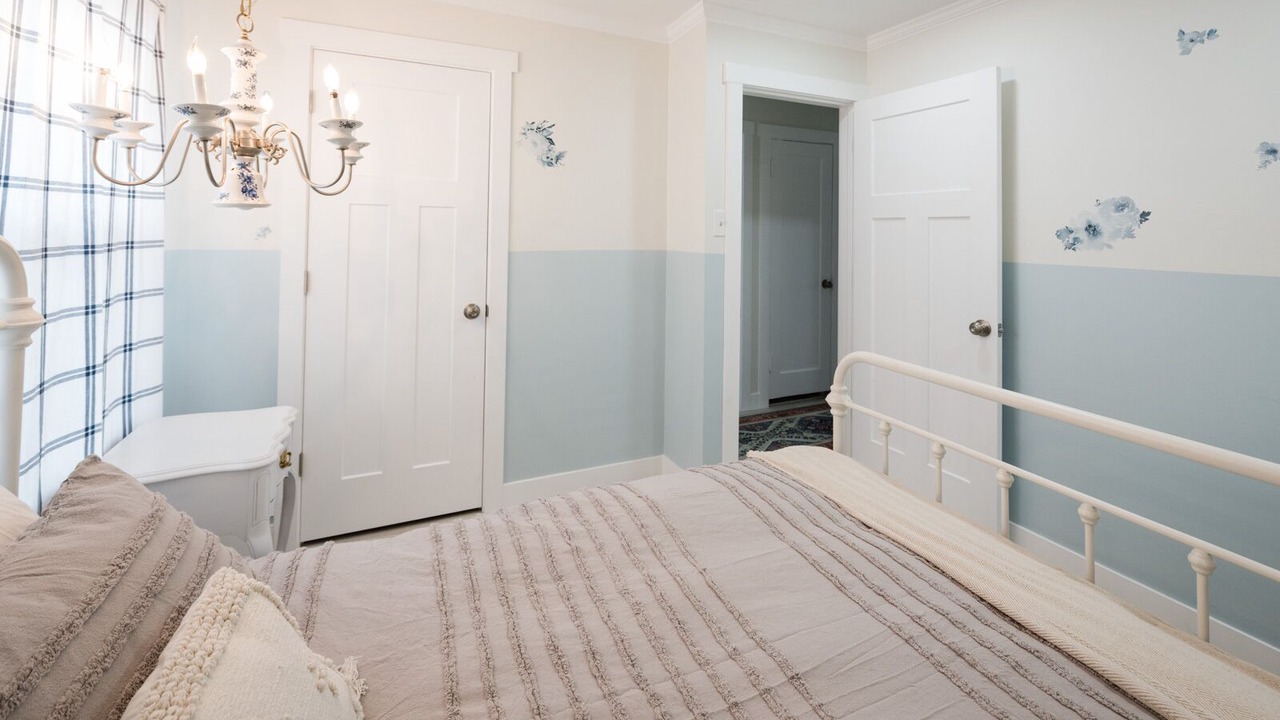 Photo of Bedroom in Central City
