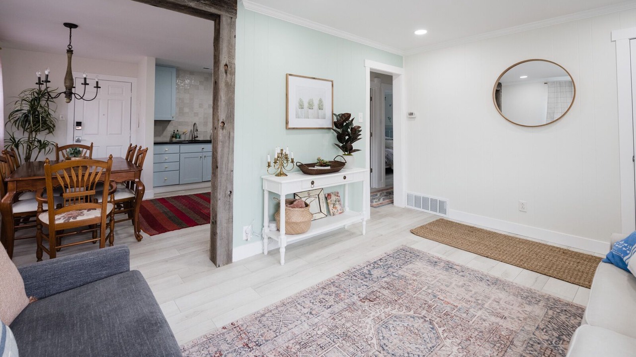 Photo of Livingroom in Central City