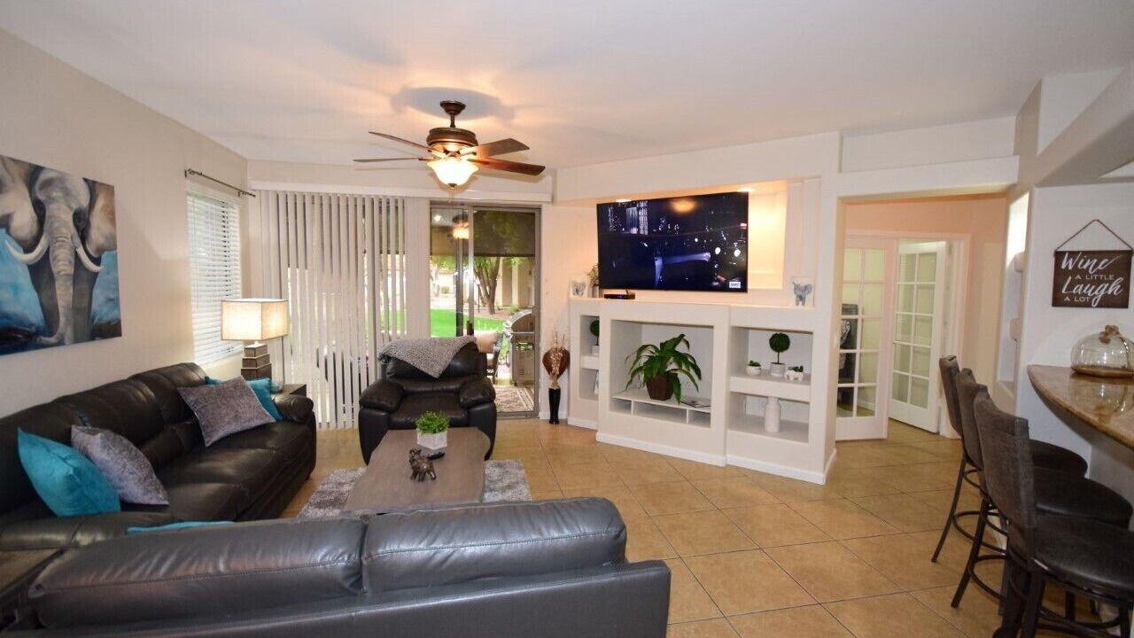 Photo of Livingroom in Alta Mesa