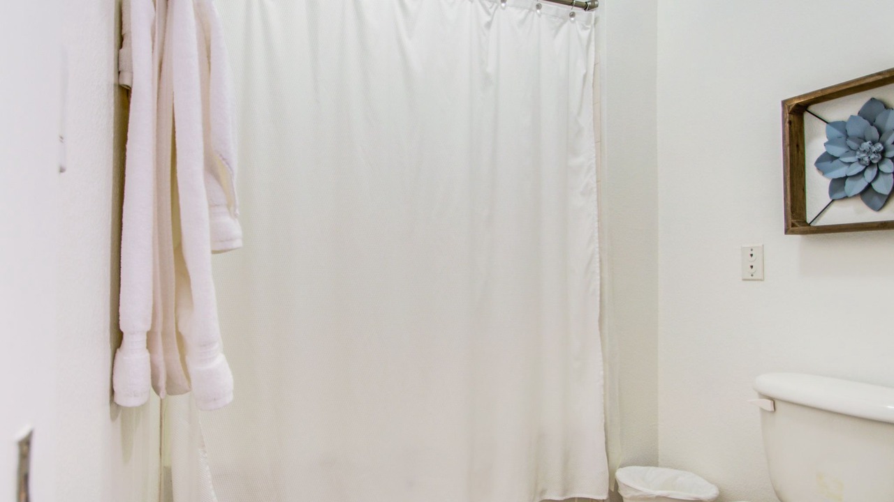 Photo of Bathroom in Desert Paradise Estates