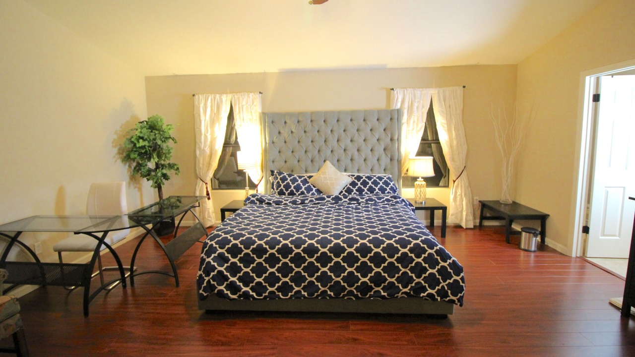 Photo of Bedroom in Estate Grove Valencia Est